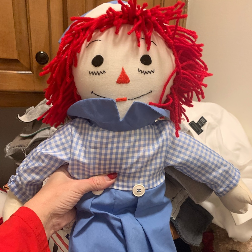 Raggedy and Andy dolls